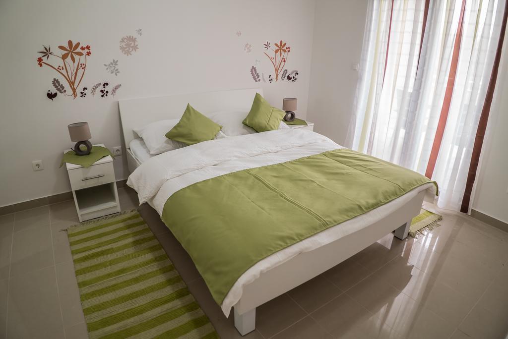 Apartments Malina Vir Ngoại thất bức ảnh