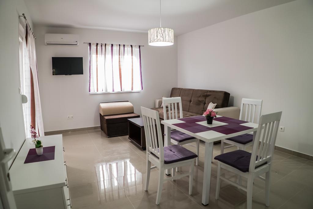 Apartments Malina Vir Ngoại thất bức ảnh